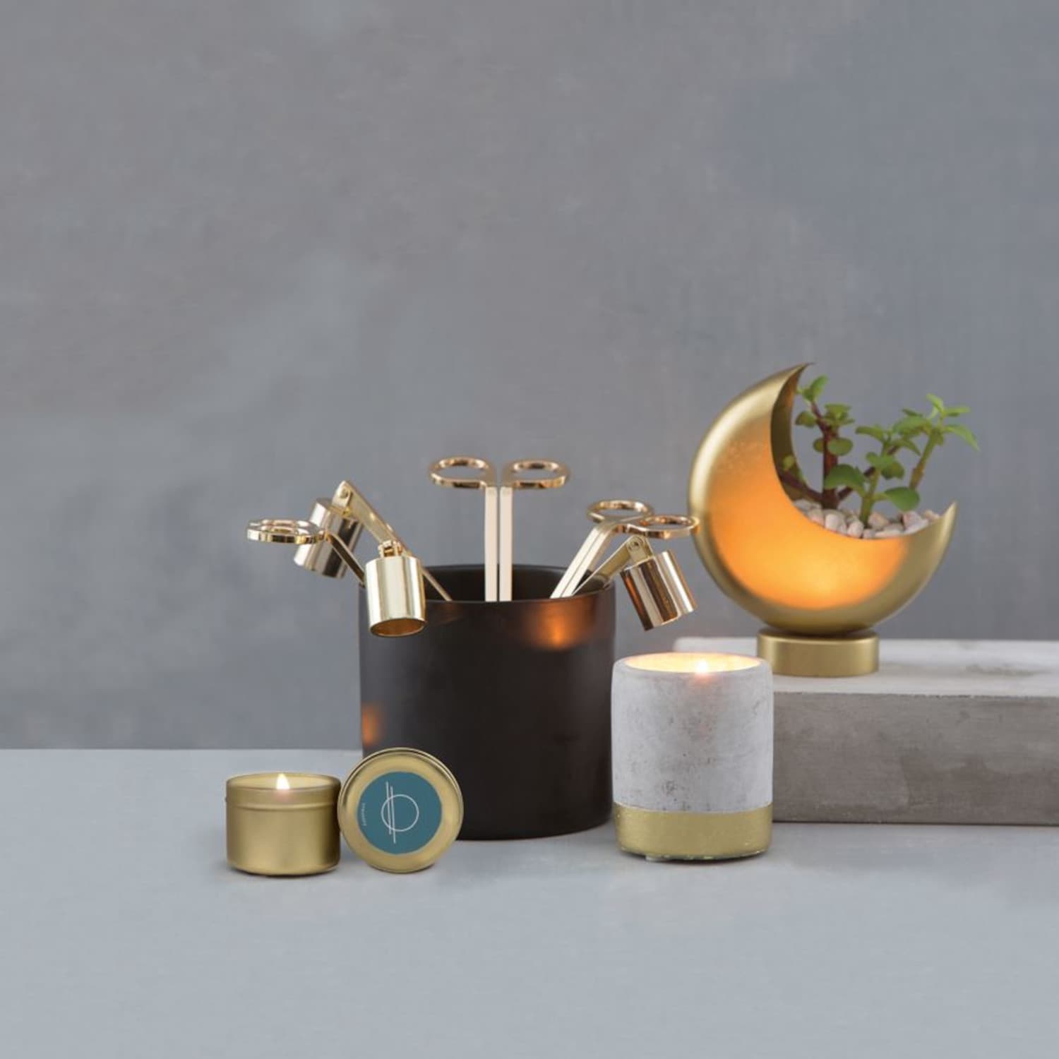 Kapturek do gaszenia świec – Gold Candle Snuffer – Paddywax – inne ujęcie